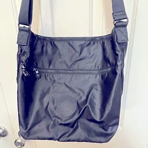 Kipling crossbody bag. Metallic purple